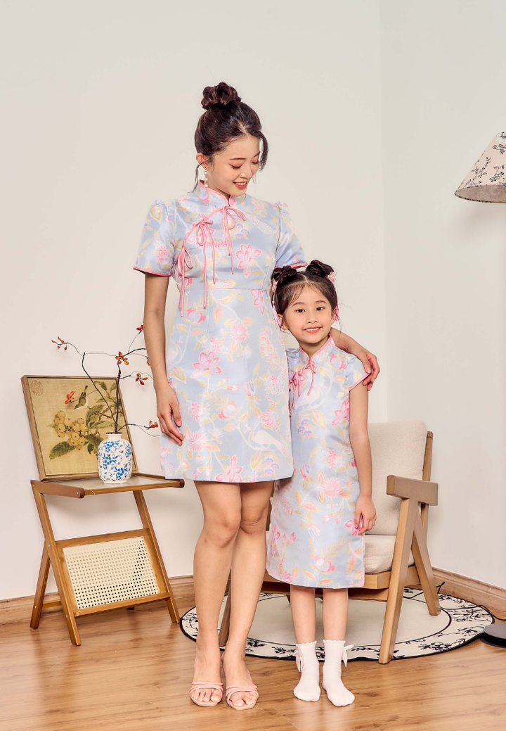 Xia He Jacquard Cheongsam With Ribbons (Blue)