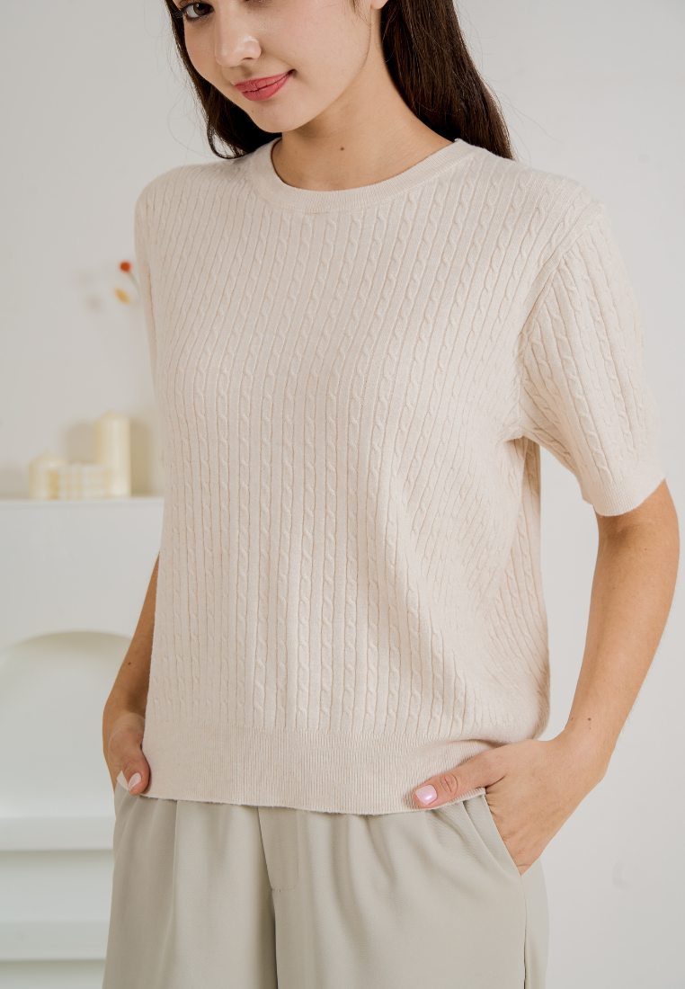 Shania Short Sleeves Cable Knit Top