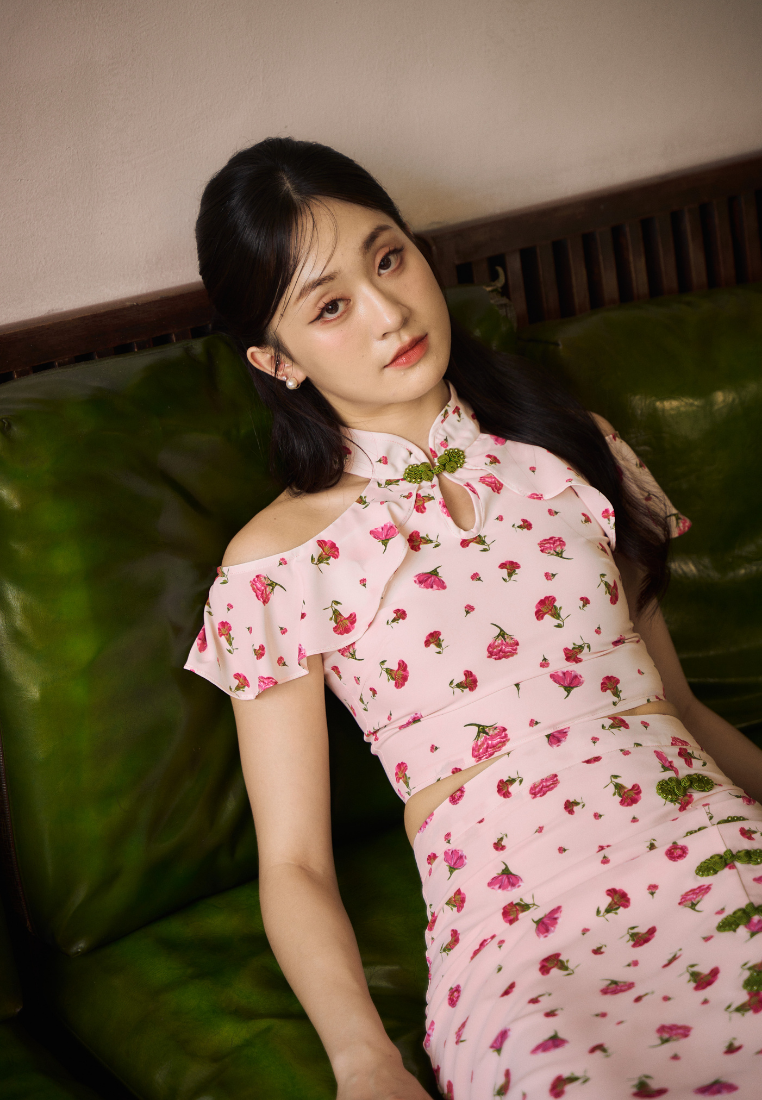 Mei Ya 美雅 Cold Shoulder Dainty Floral Cheongsam Set (Pink)