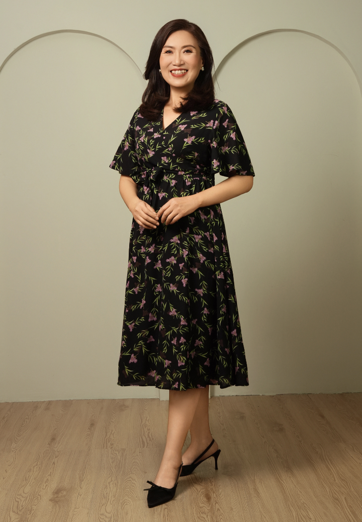 Lizavie Floral V-neckline Wrap Dress (Black)
