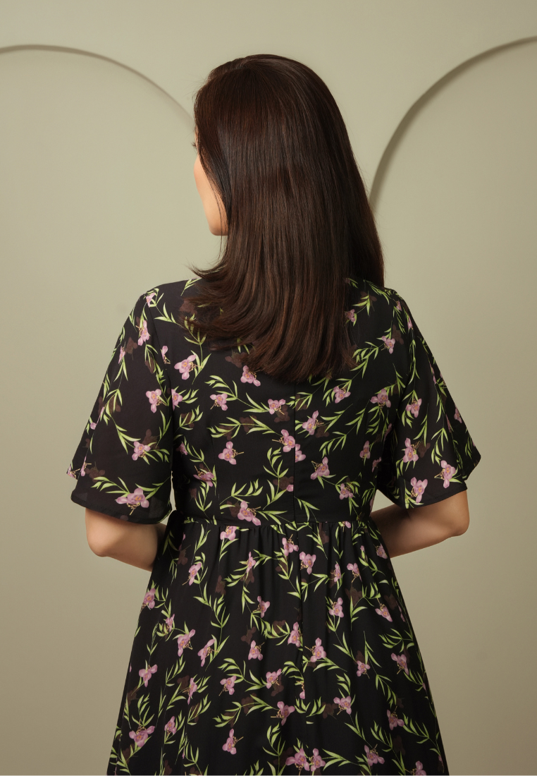 Lizavie Floral V-neckline Wrap Dress (Black)