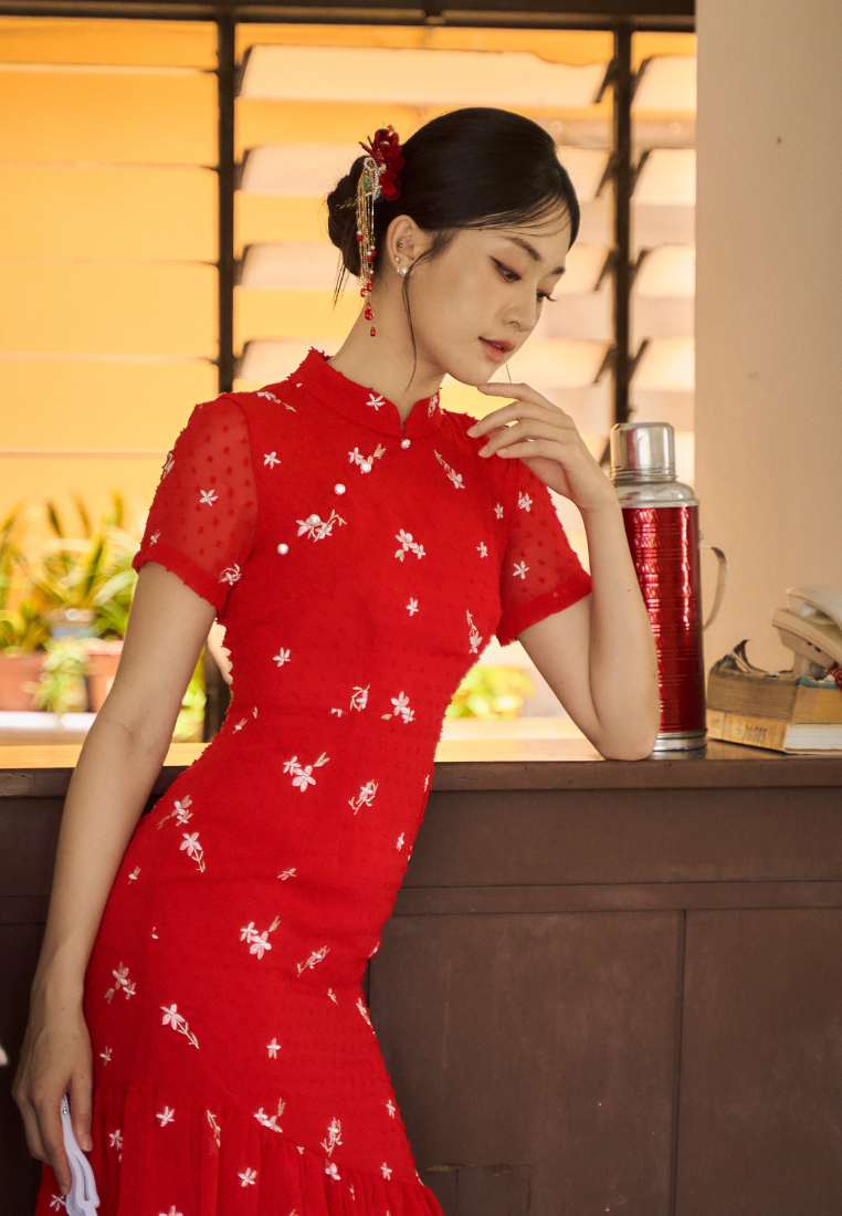 Liu Yan 柳艳 Dainty Floral Ruffle Hem Cheongsam Dress (Red)