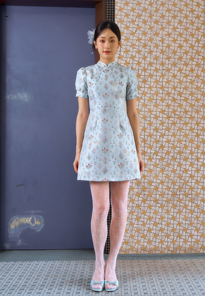 Qing Yue 晴玥 Puffed Sleeves Dainty Floral Jacquard Cheongsam (Blue)