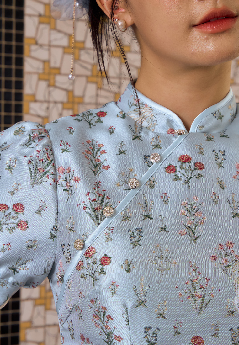 Qing Yue 晴玥 Puffed Sleeves Dainty Floral Jacquard Cheongsam (Blue)