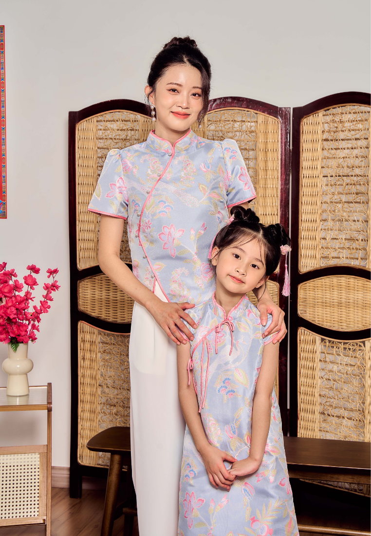 Feng Yi 凤仪 Asymmetrical Cheongsam Top (Blue)