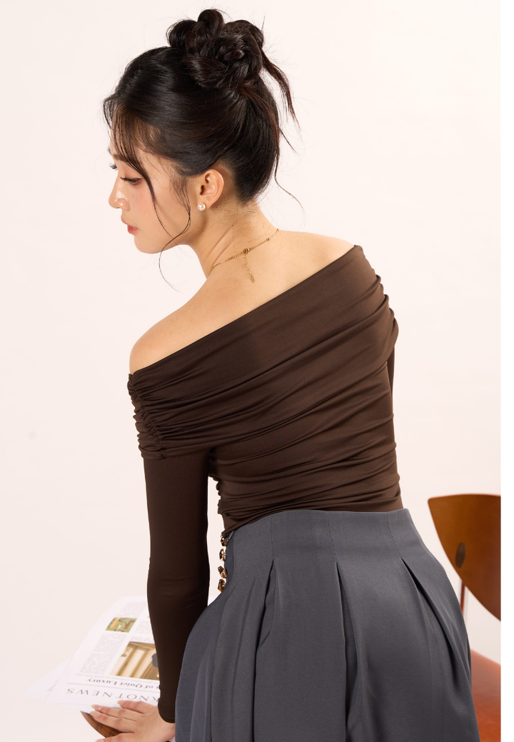 Elyn Off-shoulder top (Brown)