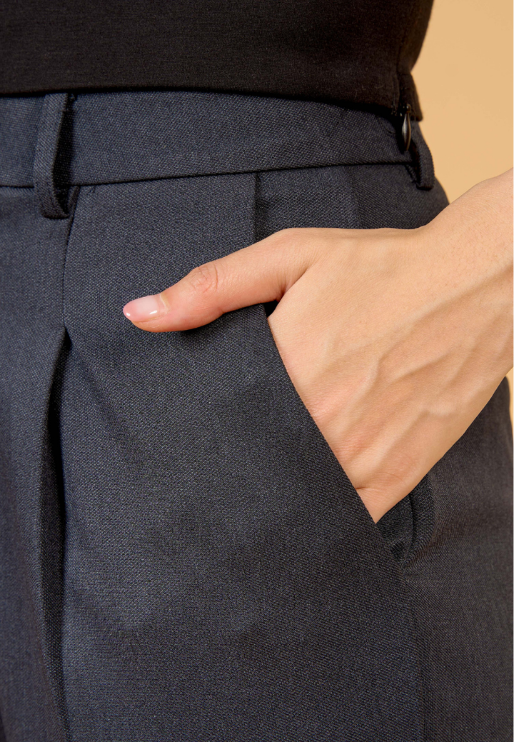 Jett Faux Horn Button Tapered Pants (Navy)