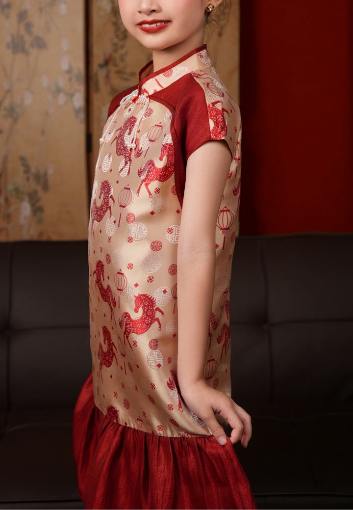 Little Yao Imperial Horse Jacquard Colour-Blocked Ruffles Cheongsam Dress (Red)