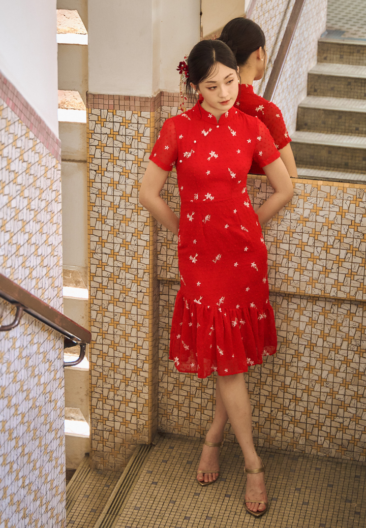 Liu Yan 柳艳 Dainty Floral Ruffle Hem Cheongsam Dress (Red)