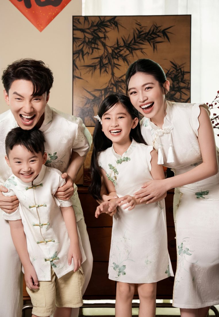 Rou Fortune Wings Silky Scallop Slit Cheongsam Dress (White)