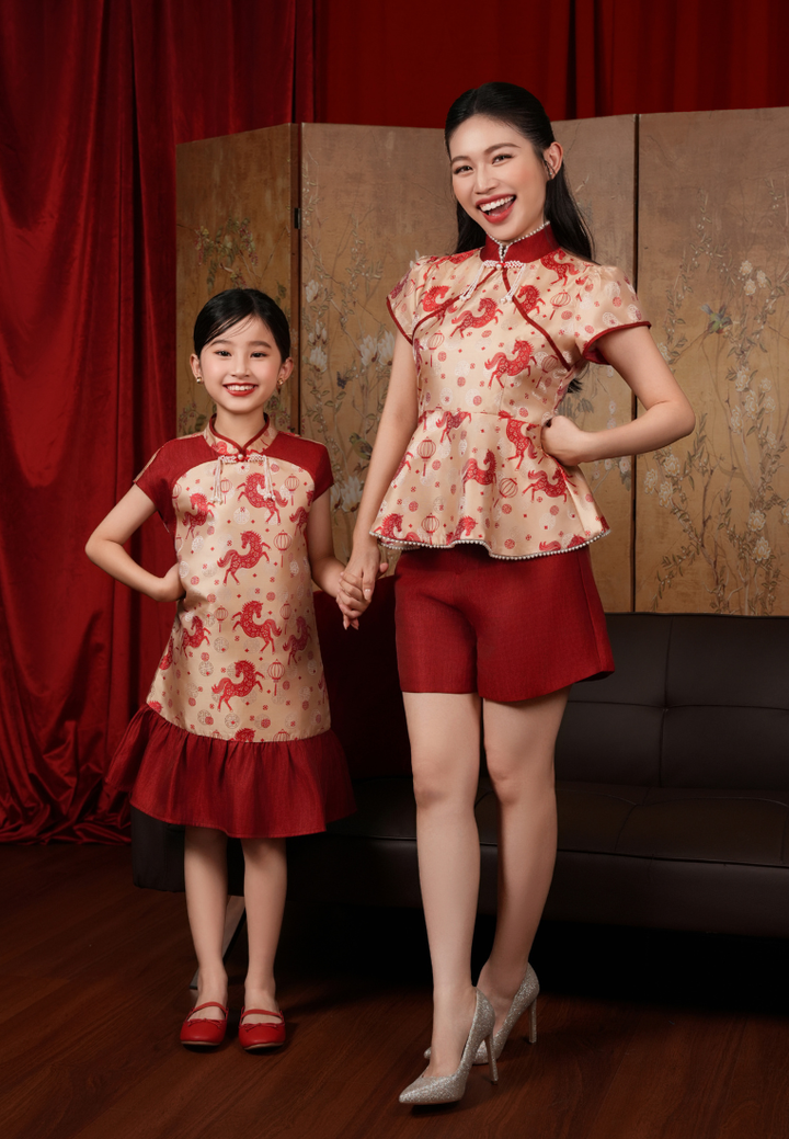 Yao Imperial Horse Jacquard Mandarin Collar Peplum Blouse Top (Red)