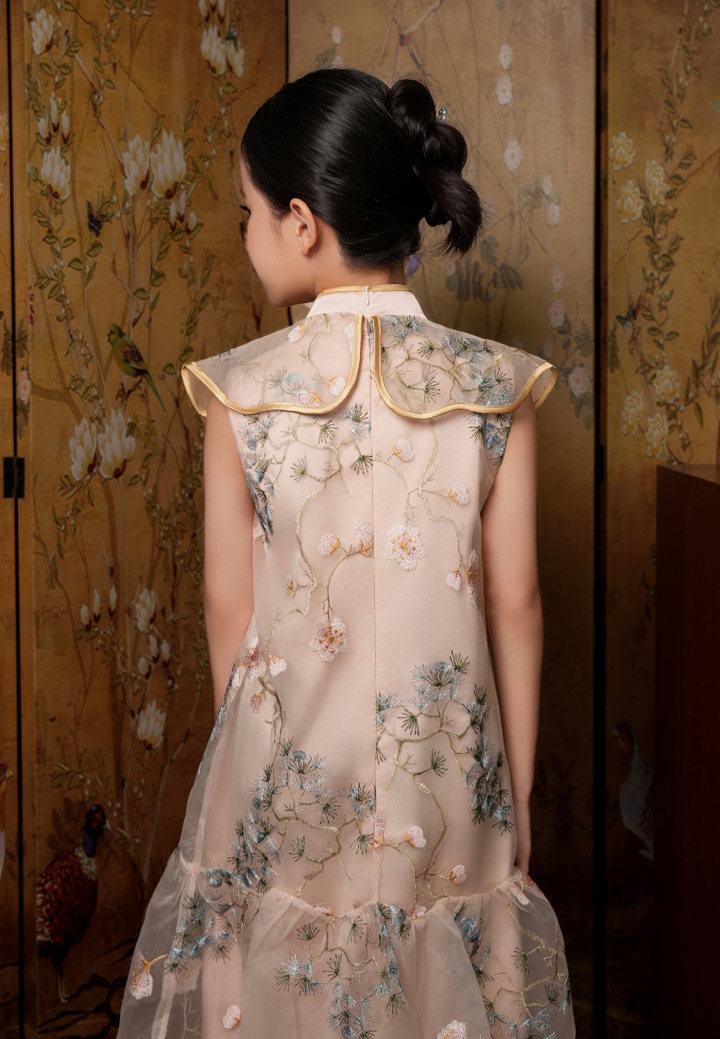 Little Wen Bonsai Embroidery Organza Scallop Girl Cheongsam Dress (Pink)