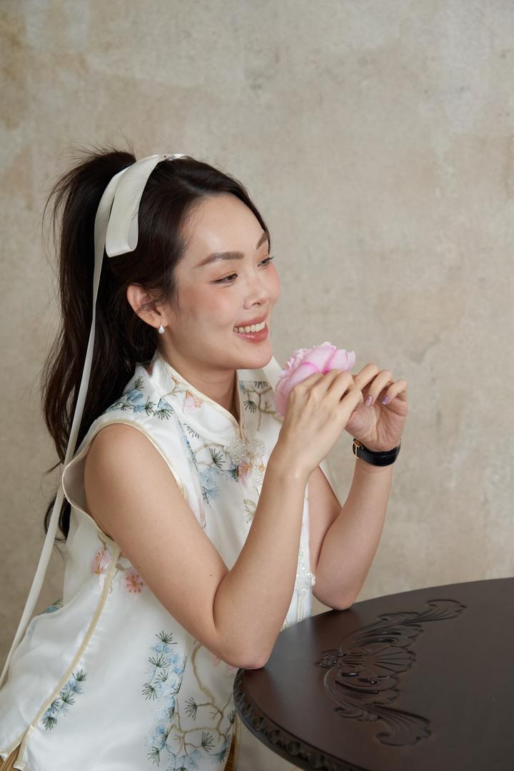 Storge x Love Knot: Ivory Peony Set