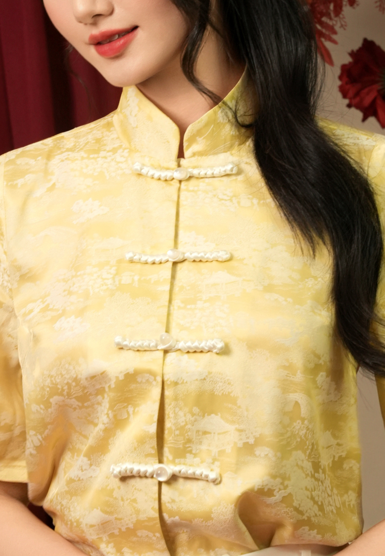 Ji Hong Short Sleeves Mandarin Collar Cheongsam Top (Yellow)
