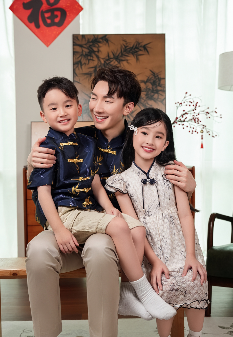 Little Zhu Yun Classic Lace Bamboo Elements Girls A-line Cheongsam Dress (White)