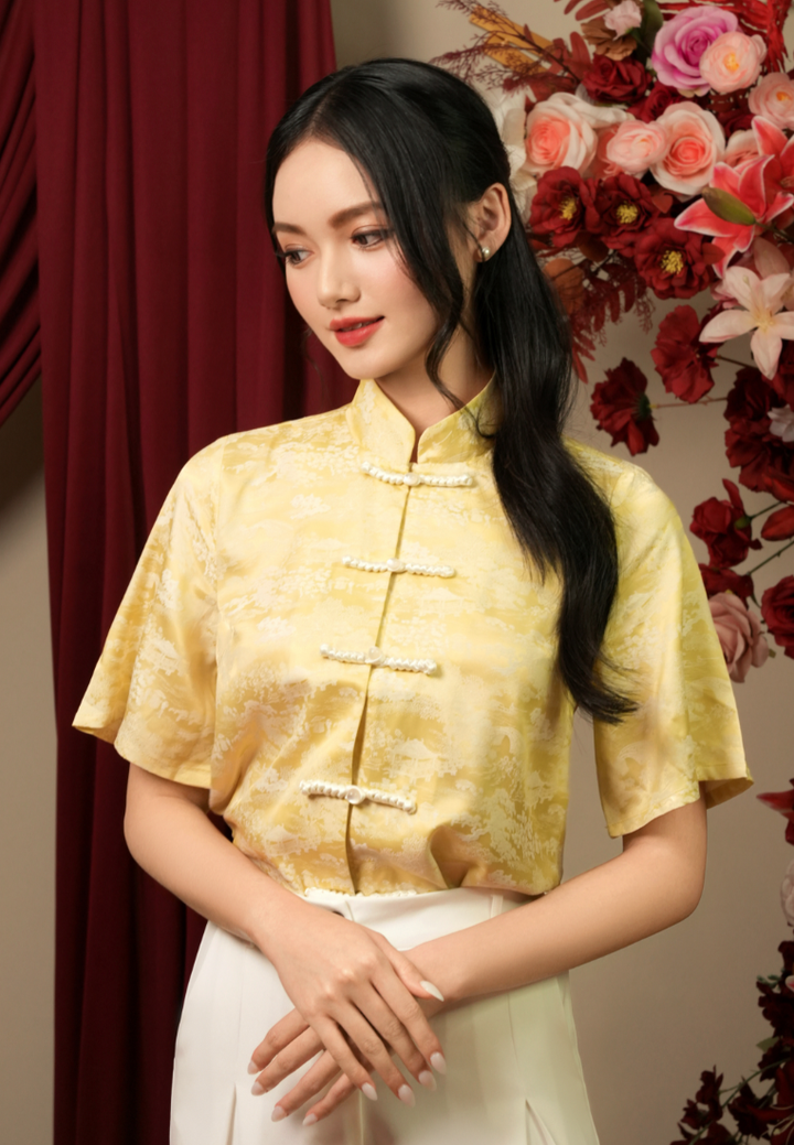 Ji Hong Short Sleeves Mandarin Collar Cheongsam Top (Yellow)