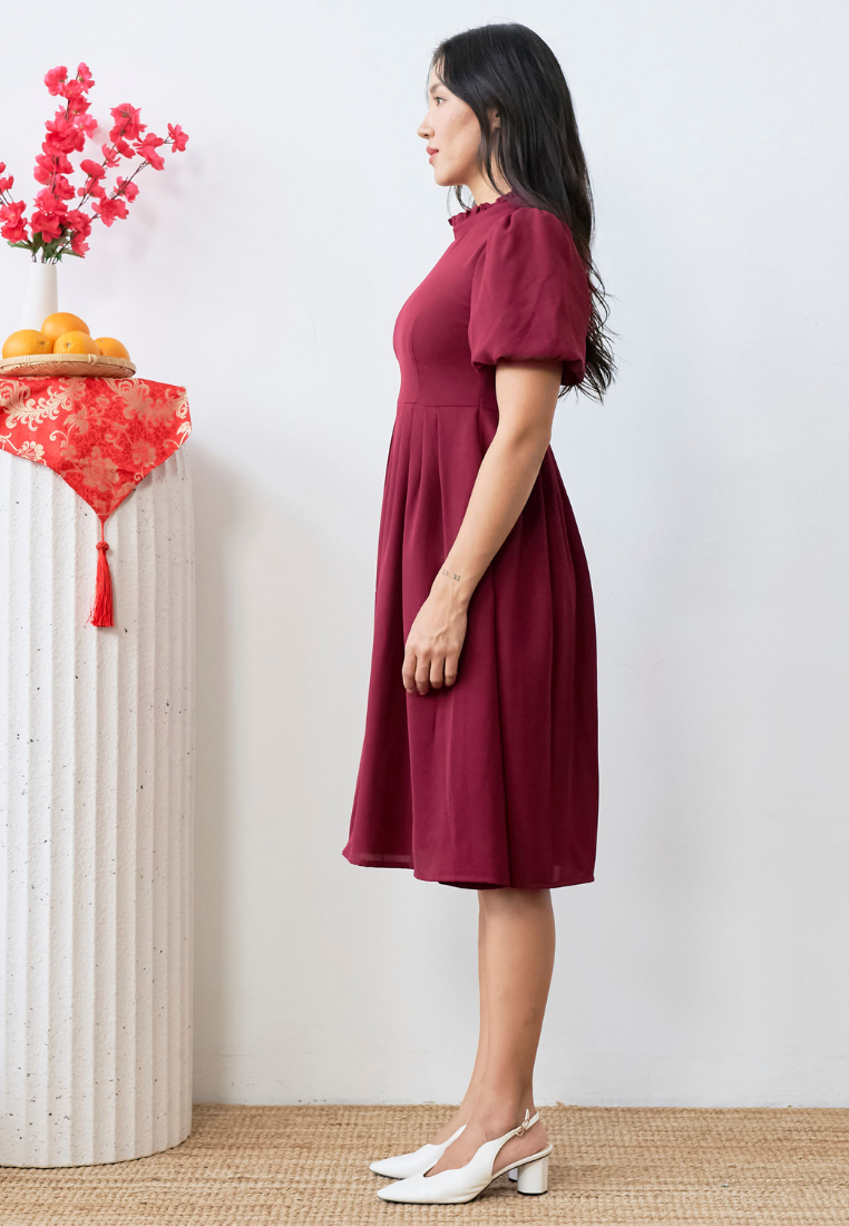 Selma Puffed Sleeves Pleats Dress (Maroon)