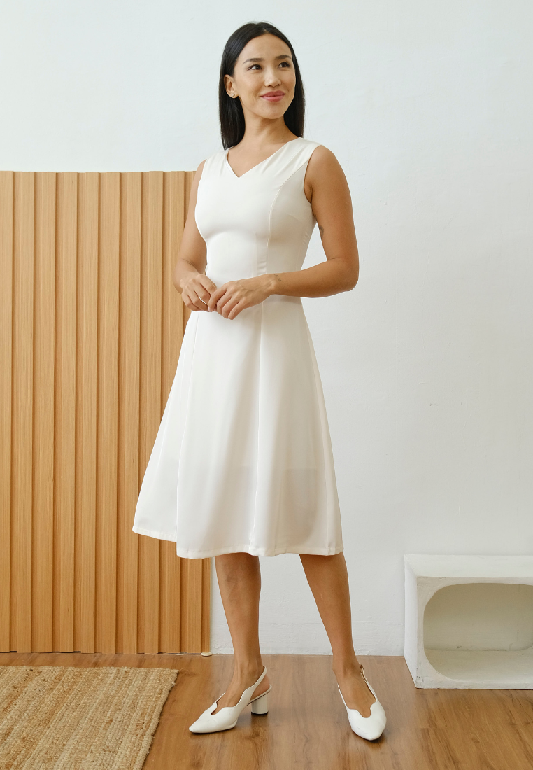 Larina Sleeveless V-Neck Midi Dress (Cream White)